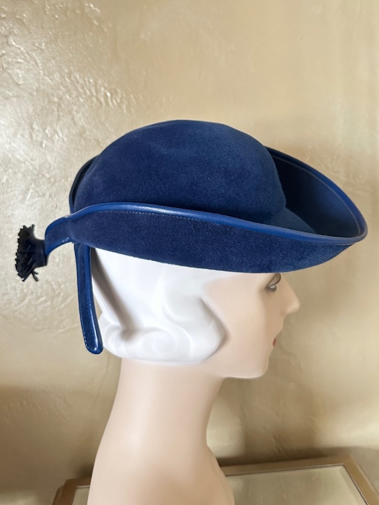 MOD 1960s\' NAVY VELOUR FELT HAT + VINYL EDGING & BACK STRIPS & \